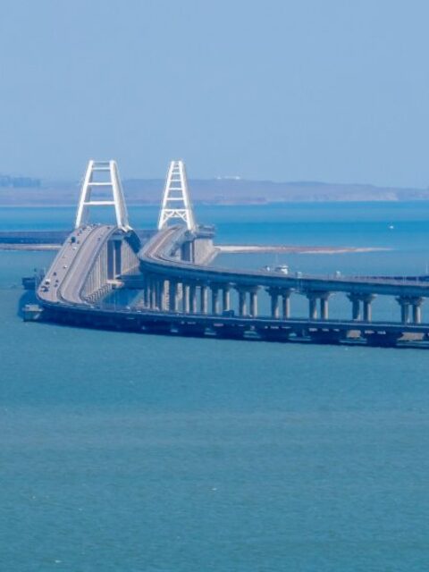 Лодку привозил в Керчь, но выход в море пограничники не дали