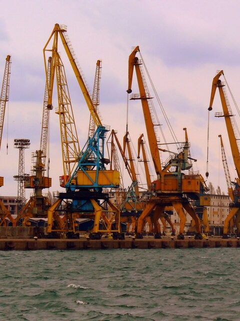 Штормовое море, пустой порт и клевые места без рыбаков на разведке
