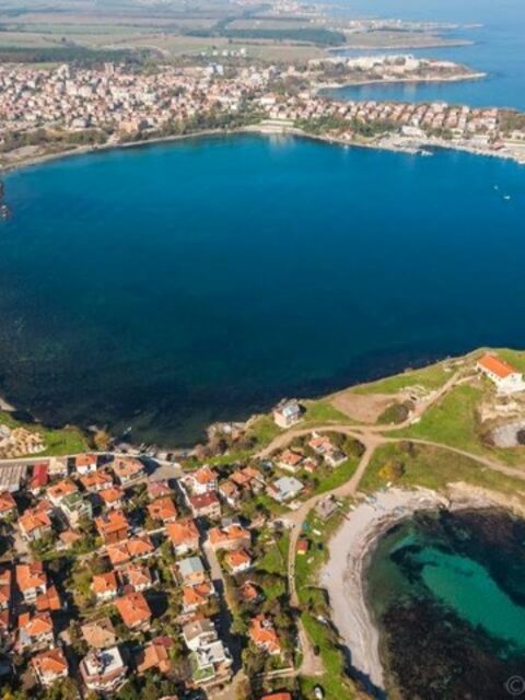 Морская бухта и танцы во дворе