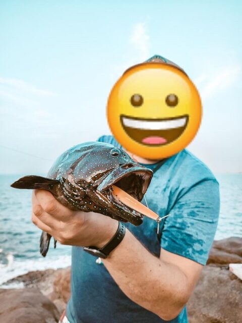 Легкие пилькеры не долетают за камни, поэтому беру недорогие вибы BAT