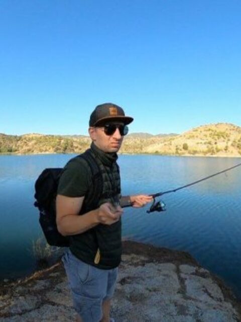 Выше Лефке всплески есть, но на спиннинг в пресной воде ни поклевки