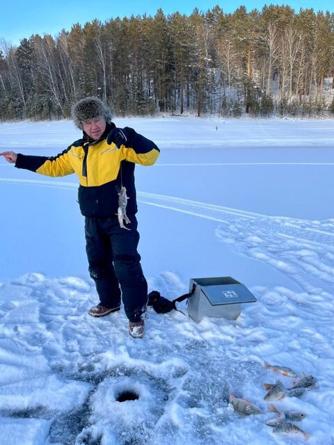 Окуни на оба крючка дважды подряд за полтора часа на Красноярском море