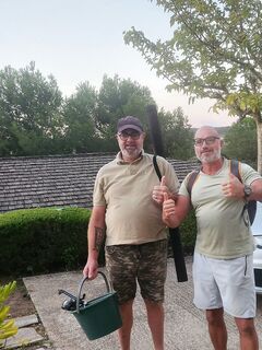 На Корсике готовимся к утренней рыбалке с родственниками