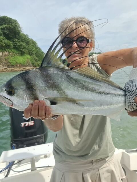 Еще одна рыба-петух с Wahoo Sport Fishing Quepos у берегов Коста-Рики