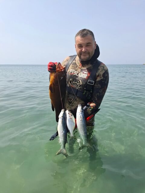 Жара не помешала подводной охоте у Дурреса: групер на 3,3 кг