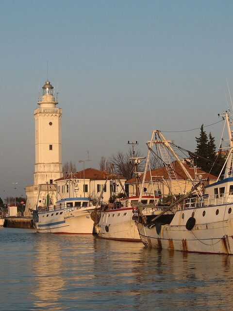 Римини вспоминает pesca alla tratta: показ у Bagno 68 Caldari