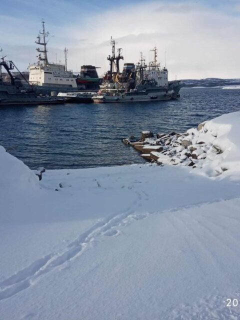 Слип в Североморске чистят, лодки спускать можно