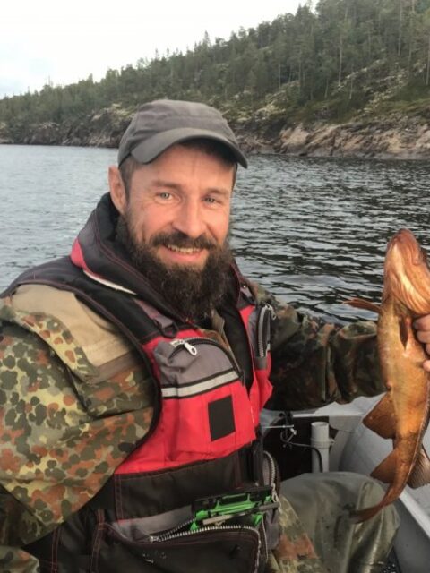 Пежостров, Белое море: первая рыбалка с лодки на треску, зубатку и камбалу в новой точке
