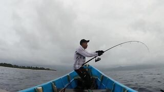 Топ-ватер: popping и trolling на удалённом острове Gili