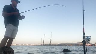 Рыбалка в Аджмане возле моря