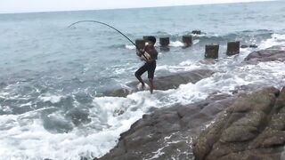 Большая рыба у Ко Самет, местный рыбак, Таиланд