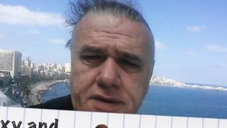 Нелегальная ловля сетью в центре Александрии, Египет / Fishing by fishnet in Alexandria