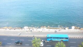 Нелегальная ловля сетью в центре Александрии, Египет / Fishing by fishnet in Alexandria