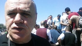 Нелегальная ловля сетью в центре Александрии, Египет / Fishing by fishnet in Alexandria