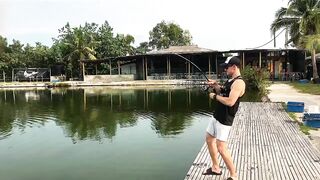 Fishing in Malaysia, KL, big grouper, vid 1