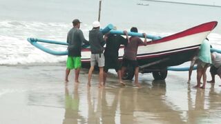 Джимбаран рыбалка на Бали лобстеры и рыба