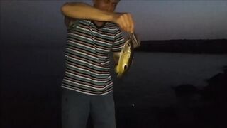 ОАЭ, Шарджа рыбалка на спининг (воблер) с берега 2018г.