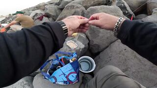 Рыбалка на волноломе возле порта Хайфы. Fishing on the breakwater near the port of Haifa.