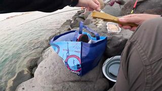 Рыбалка на волноломе возле порта Хайфы. Fishing on the breakwater near the port of Haifa.