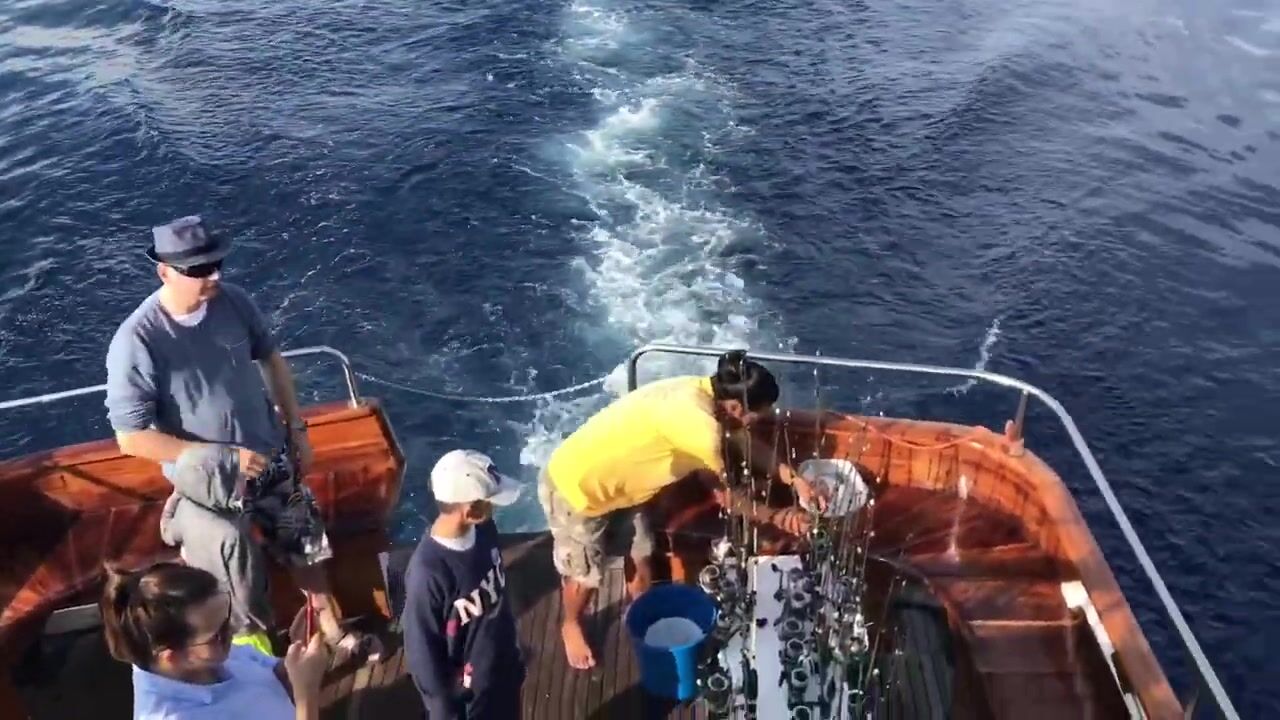Андреас, лагуна и дети на борту - морская рыбалка на Кипре