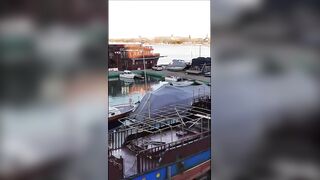 Анапская бухта, Краснодарский край рыба держится у стенок