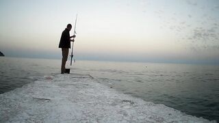 Гурзуф, Крым. Ставрида у берега и короткий выход