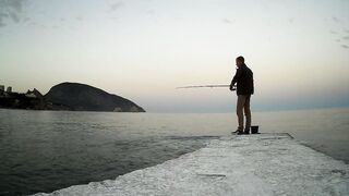 Гурзуф, Крым. Ставрида у берега и короткий выход