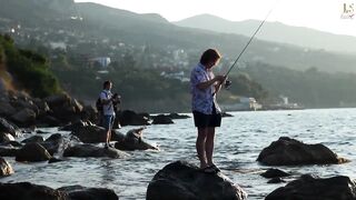 Алупка, Крым. Береговая рыбалка у волнореза