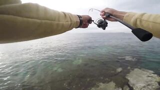 Дальян, Турция - рыбалка на Эгейском море у береговой кромки