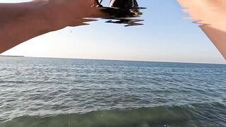 Рас-эль-Хайма, ОАЭ сарган на спиннинг у пирсов