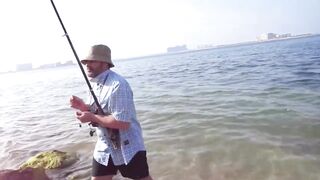 Рас-эль-Хайма, ОАЭ: морская рыбалка у береговой кромки