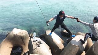 Umm Al Quwain (Умм-эль-Кайвайн) снаппер на раздаче как ловили