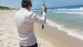 Ашдод, Израиль. Рыбалка с пляжа и кадры под водой