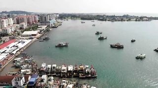 Kota Kinabalu (Кота-Кинабалу) - рыбацкая гавань с воздуха, Сабах
