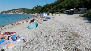 Бухта Инал - дикие пляжи и рыбалка у берега, посёлок Бжид