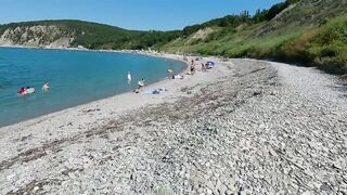 Бухта Инал - дикие пляжи и рыбалка у берега, посёлок Бжид