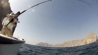 Khasab (Хасаб): команда на рыбалке у берега