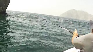 Khasab (Хасаб): команда на рыбалке у берега