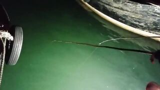 Halong Bay (залив Халонг): ночная ловля кальмара у берега