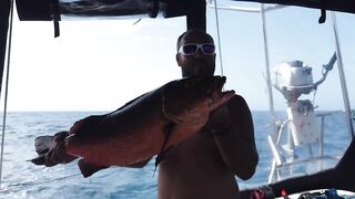 Hallaniyat Islands (архипелаг Халаният), Оман. Рыбалка у рифов и свалов.