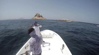 Hallaniyat (Халаният), Оман. GT и крупная рыба у берега 01.03.2017.