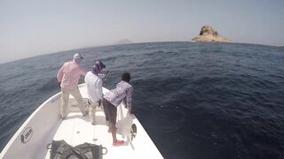 Hallaniyat (Халаният), Оман. GT и крупная рыба у берега 01.03.2017.