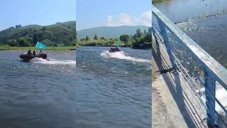 Аксу вверх по реке к порогам рыбалка и вода на моторе