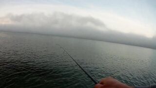 Лдзаа, Абхазия. Утренняя рыбалка рокфишинг у берега.