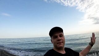 Пицунда: рыбалка с берега на закате летом 2025