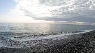 Пицунда: рыбалка с берега на закате летом 2025