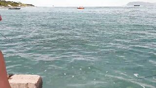 Кабардинка ловля на морского червя у берега