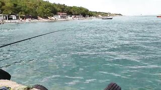 Кабардинка ловля на морского червя у берега