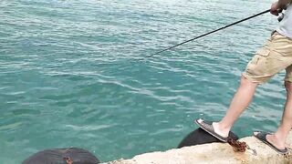 Кабардинка ловля на морского червя у берега