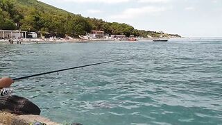 Кабардинка ловля на морского червя у берега